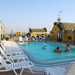 Scattered Nest - Distributed Boutique Resort & Pools